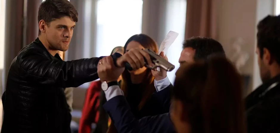 Кадр из «Жестокий стамбул» 17 серия